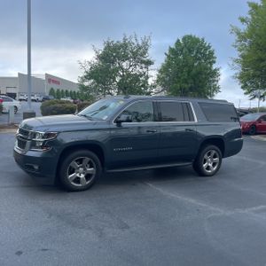 CHEVROLET SUBURBAN LT - 3
