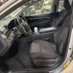 2025 Toyota CAMRY LE 缩略图 32
