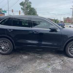 2016 Porsche CAYENNE BASE thumbnail 11