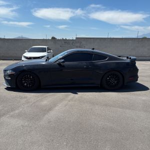 FORD MUSTANG GT PREMIUM - 3