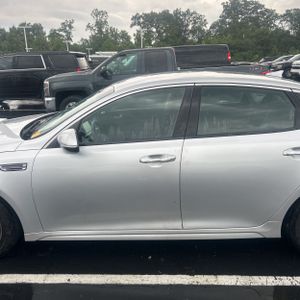 2020 KIA OPTIMA LX 照片 4