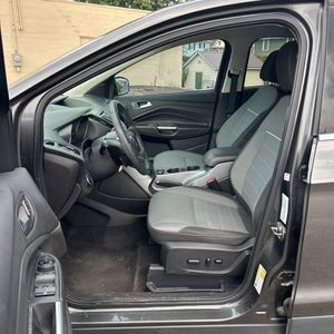 صورة مصغرة 32 لـ 2015 FORD ESCAPE SE