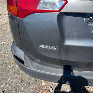 2013 Toyota RAV4 LE 照片 23