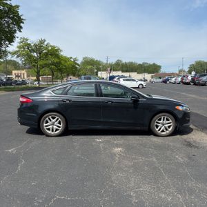 FORD FUSION SE - 10