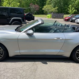 FORD MUSTANG ECOBOOST PREMIUM - 4