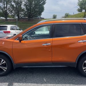 2019 Nissan ROGUE SV — фото 3