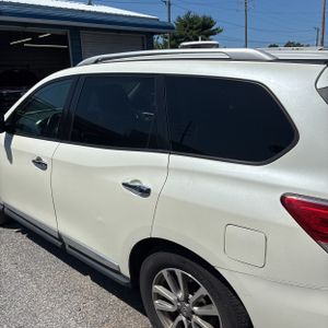 2016 Nissan PATHFINDER SL — фото 6