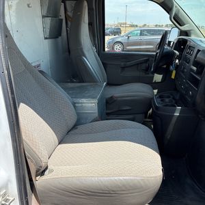 2017 Chevrolet EXPRESS 2500 thumbnail 32