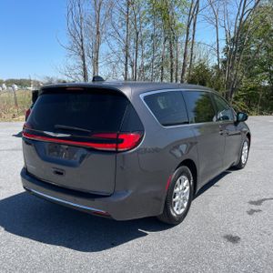 CHRYSLER PACIFICA TOURING L - 8