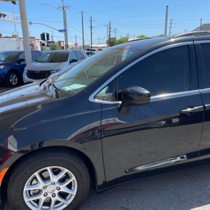 CHRYSLER VOYAGER LXI - 2