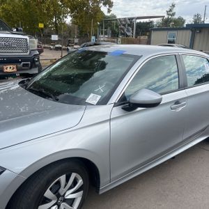 2025 Honda CIVIC LX — фото 2