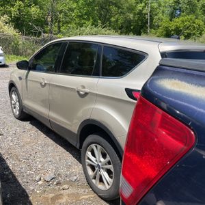 FORD ESCAPE SE - 4