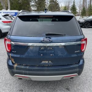 FORD EXPLORER XLT - 7