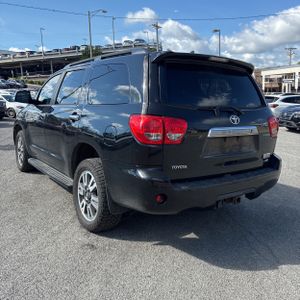 2010 Toyota SEQUOIA PLATINUM photo 5