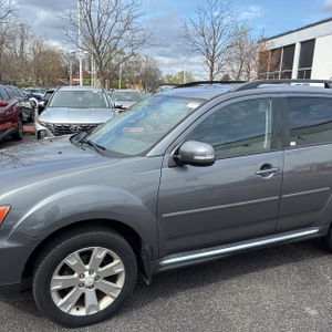 MITSUBISHI OUTLANDER SE - 2