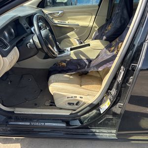 2013 Volvo S60 T5 thumbnail 32