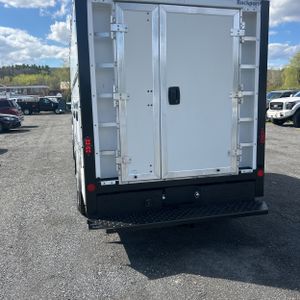 FORD E-350 CUTAWAY - 7