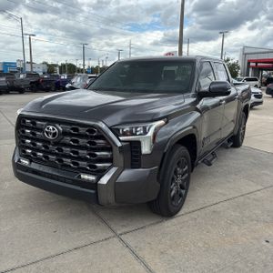 TOYOTA TUNDRA - 1