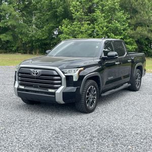TOYOTA TUNDRA - 1