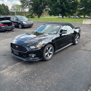 FORD MUSTANG BASE - 1