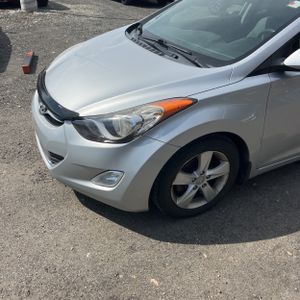 HYUNDAI ELANTRA GLS - 2