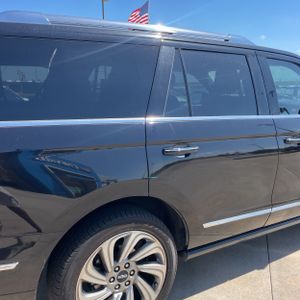 LINCOLN NAVIGATOR PREMIERE - 9