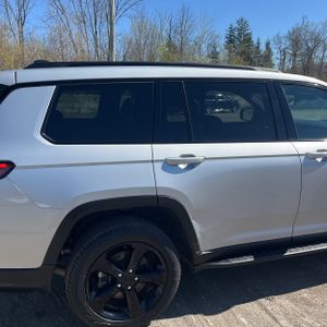 JEEP GRAND CHEROKEE L LIMITED - 9