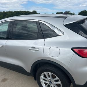 صورة 6 لـ 2020 FORD ESCAPE SE