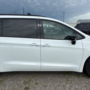 2025 Chrysler PACIFICA LIMITED — миниатюра 11
