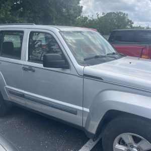JEEP LIBERTY SPORT - 8