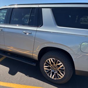 CHEVROLET SUBURBAN - 6