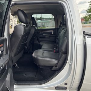صورة مصغرة 28 لـ 2015 RAM 1500 LARAMIE