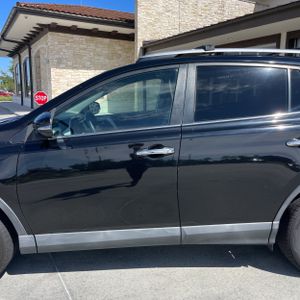 Toyota RAV4 Limited - 4