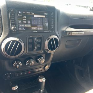 صورة مصغرة 36 لـ 2013 JEEP WRANGLER UNLIMITED MOAB