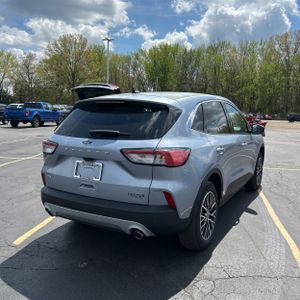 FORD ESCAPE SE PHEV - 8