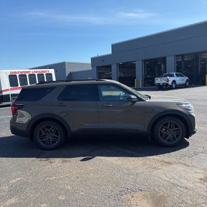FORD EXPLORER ST - 10