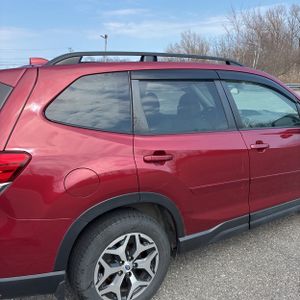 SUBARU FORESTER PREMIUM - 9