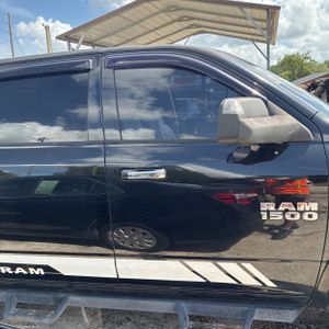 صورة 10 لـ 2013 RAM 1500 LARAMIE