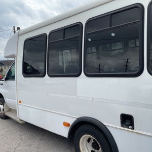 FORD E-450 CUTAWAY - 6