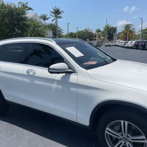 صورة مصغرة 13 لـ 2022 Mercedes-BENZ GLC