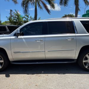 CADILLAC ESCALADE ESV LUXURY - 4