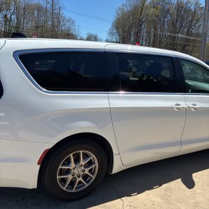 CHRYSLER PACIFICA TOURING L - 9