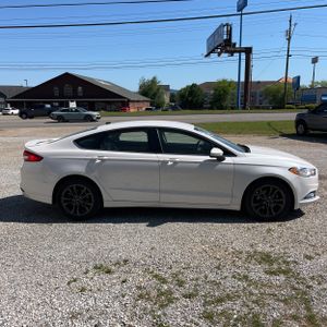 FORD FUSION SE - 10