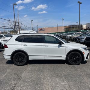 VOLKSWAGEN TIGUAN SE R-LINE BLACK 4MOTION - 10