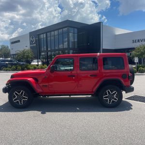 صورة 3 لـ 2025 JEEP WRANGLER SAHARA