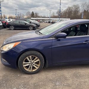 HYUNDAI SONATA GLS - 2