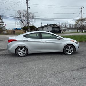 HYUNDAI ELANTRA GLS - 10