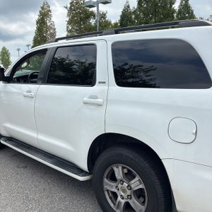 2010 Toyota SEQUOIA SR5 — фото 6