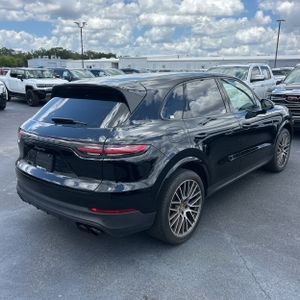 PORSCHE CAYENNE - 8