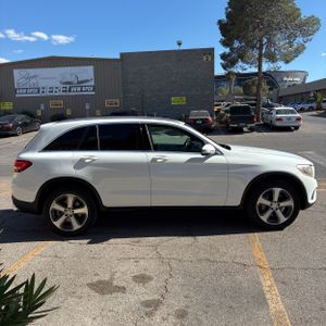 MERCEDES-BENZ GLC - 10